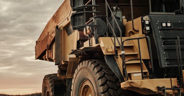 HaulTruck Large Mining Dump Truck